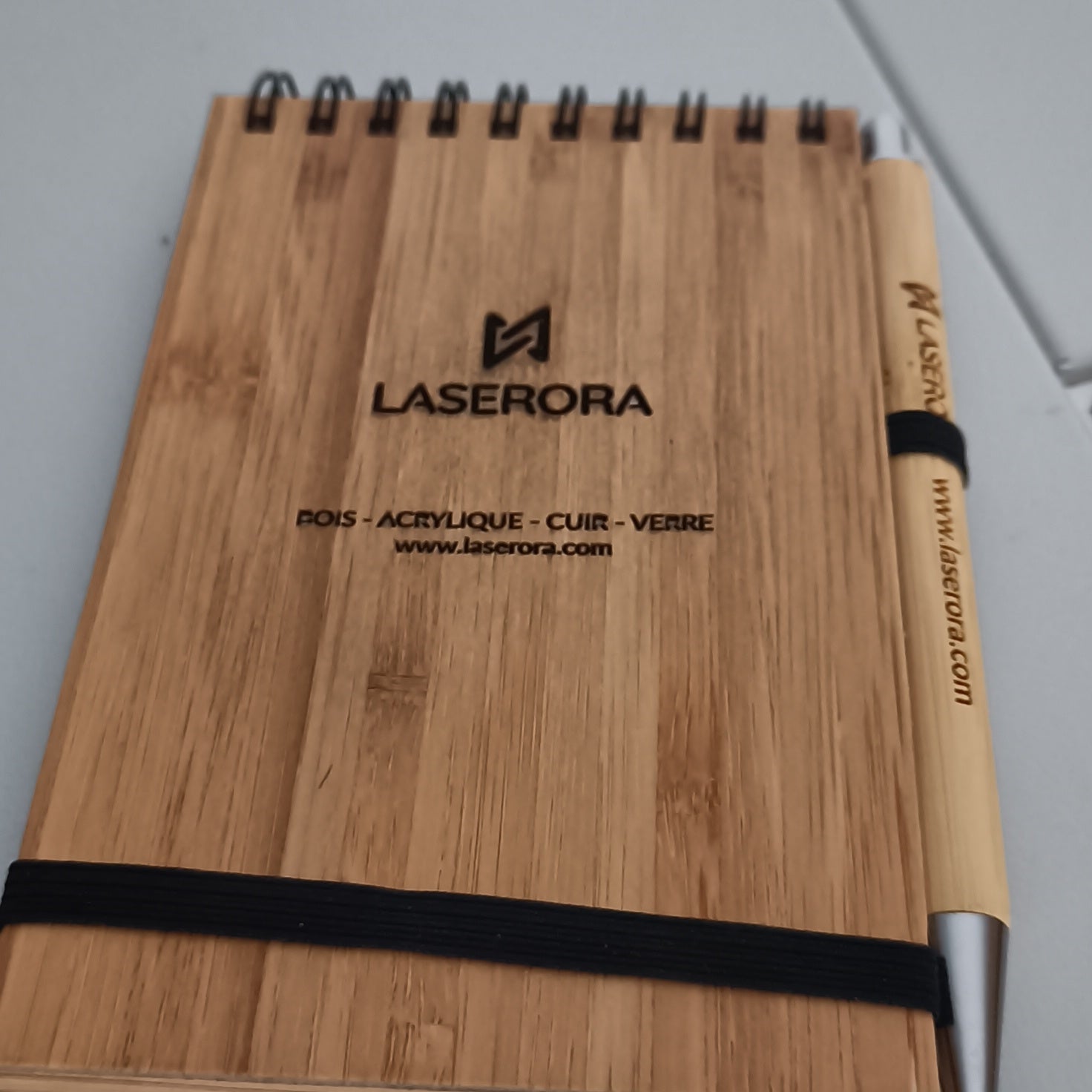 Carnet de notes en bambou avec stylo – Gravure personnalisée