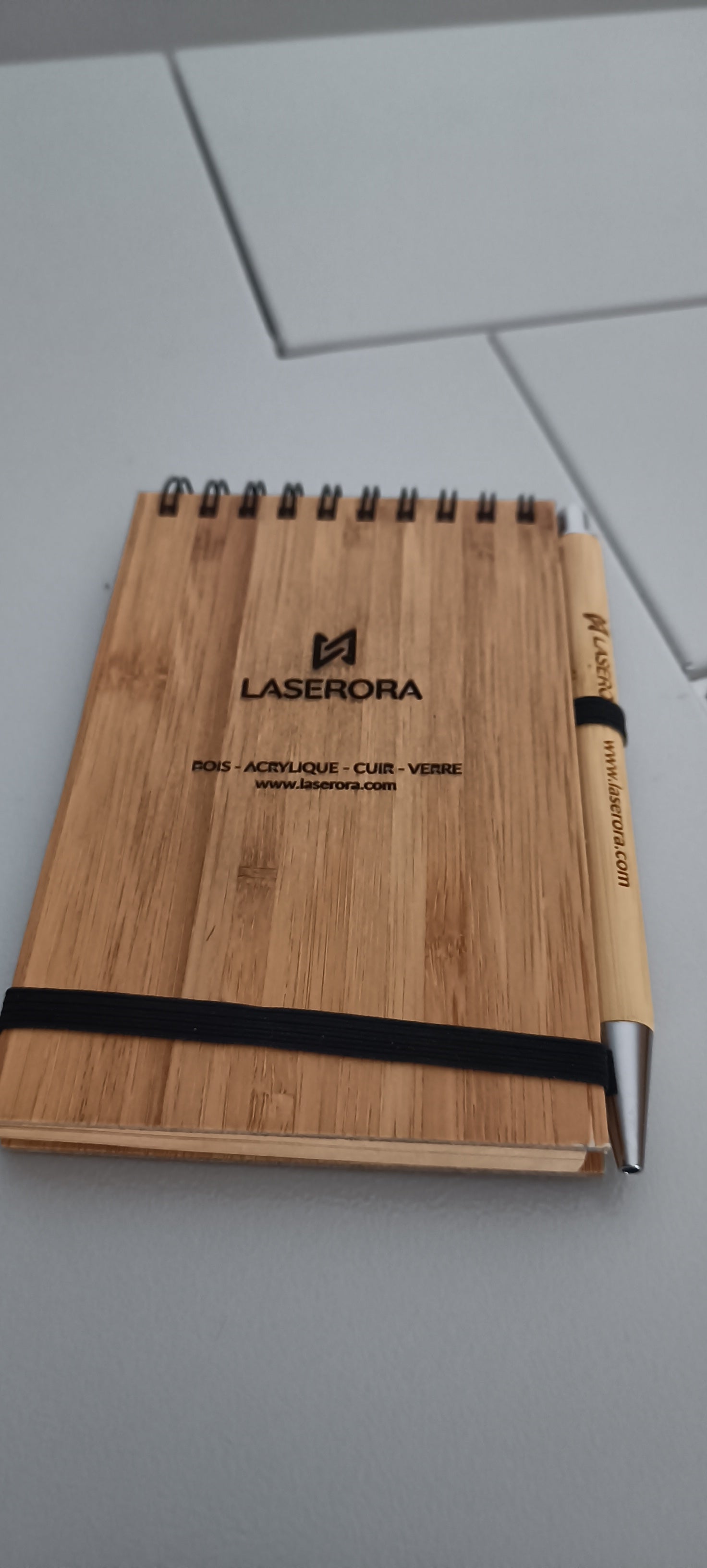 Carnet de notes en bambou avec stylo – Gravure personnalisée